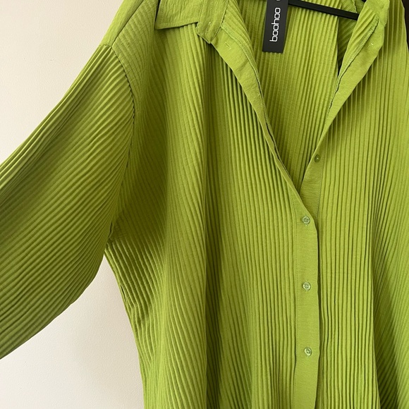 LIGHTWEIGHT GREEN BUTTONDOWN - Picture 2 of 3